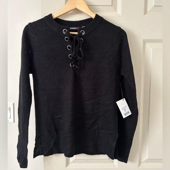 Sweater size small - Picture 1 of 2